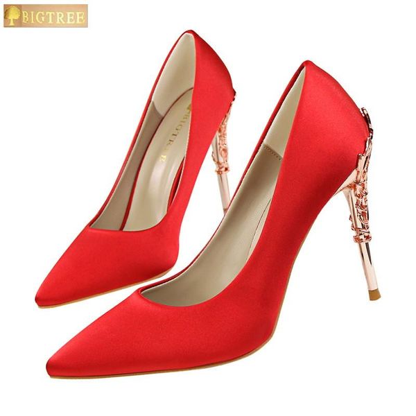 dress shoes 2021 elegant metal carved heels women pumps solid silk pointed toe shallow fashion high 10cm women's wedding, Black
dress shoes 2021 elegant metal carved heels women pumps solid silk pointed toe shallow fashion high 10cm women's wedding, Black