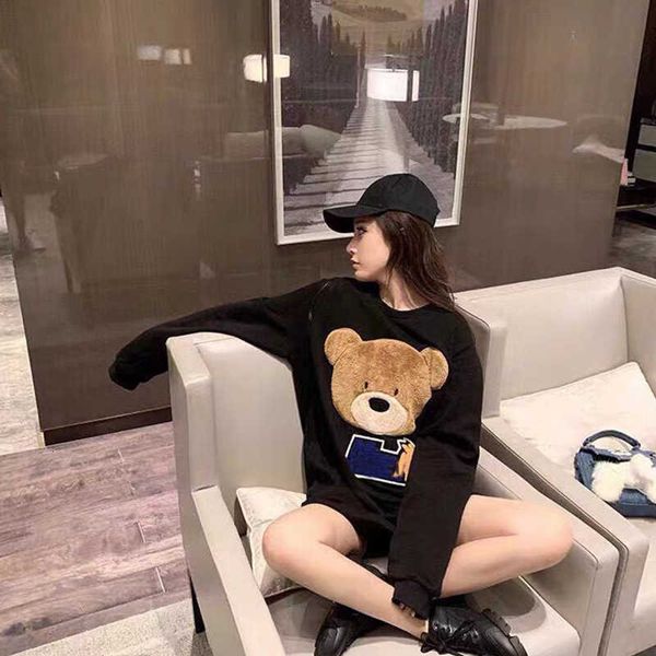 2021 autumn trend net red same correct version round neck long sleeve loose bear sweater top, Black
2021 autumn trend net red same correct version round neck long sleeve loose bear sweater top, Black