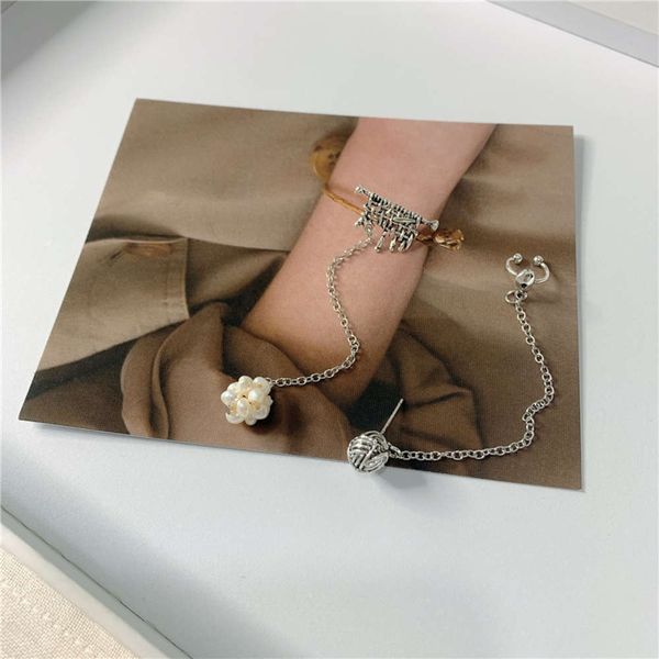 hbp fashion korean east gate new niche design feeling: romantic su asymmetric millet beads ear bone clip earrings female, Silver
hbp fashion korean east gate new niche design feeling: romantic su asymmetric millet beads ear bone clip earrings female, Silver