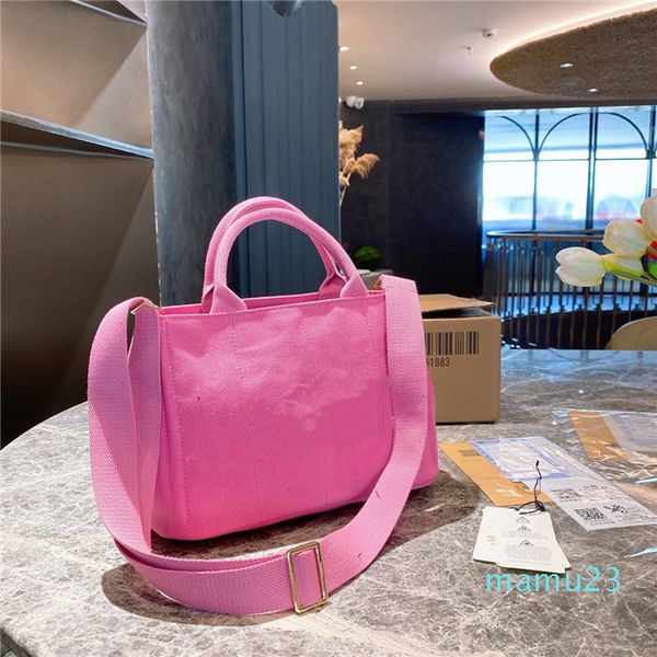 large-capacity bags shopping bag women luxurys designers 2021 handbag for travel and office shoulder handbags high-quality hardware
large-capacity bags shopping bag women luxurys designers 2021 handbag for travel and office shoulder handbags high-quality hardware