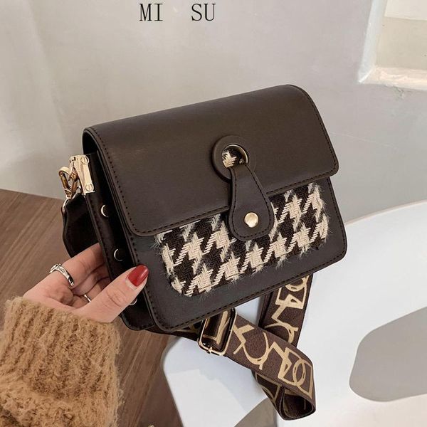 shoulder bags brand 2021 small square flap women crossbody day clutch wool fashion plaid messenger girls wide strap bag 
shoulder bags brand 2021 small square flap women crossbody day clutch wool fashion plaid messenger girls wide strap bag