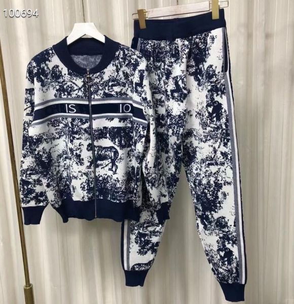 Women's Two Piece Pants Autumn Winter Suit Women Long-Sleeved Trousers Zipper Two-Piece Set Graceful Fashionable Animal Print Casual Sportsw, White
Women's Two Piece Pants Autumn Winter Suit Women Long-Sleeved Trousers Zipper Two-Piece Set Graceful Fashionable Animal Print Casual Sportsw, White