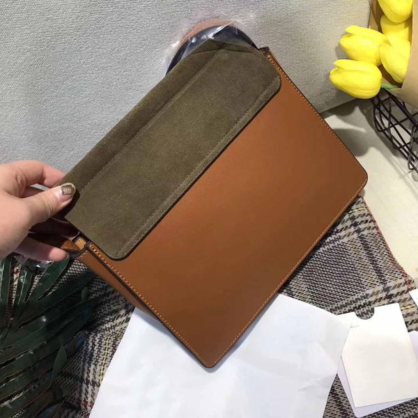 2021 shoulder bags women real leather chain crossbody womens luxury designer bag handbags circle fashion purse female
2021 shoulder bags women real leather chain crossbody womens luxury designer bag handbags circle fashion purse female