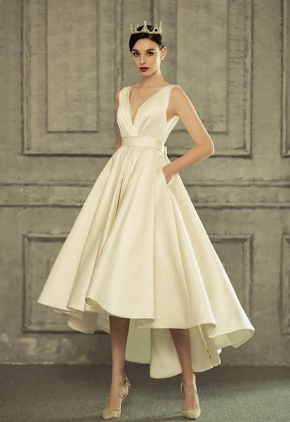 2021 new fashion summer boho ivory white wedding gowns women v neck satin backless bow formal bride es party t4wo
2021 new fashion summer boho ivory white wedding gowns women v neck satin backless bow formal bride es party t4wo