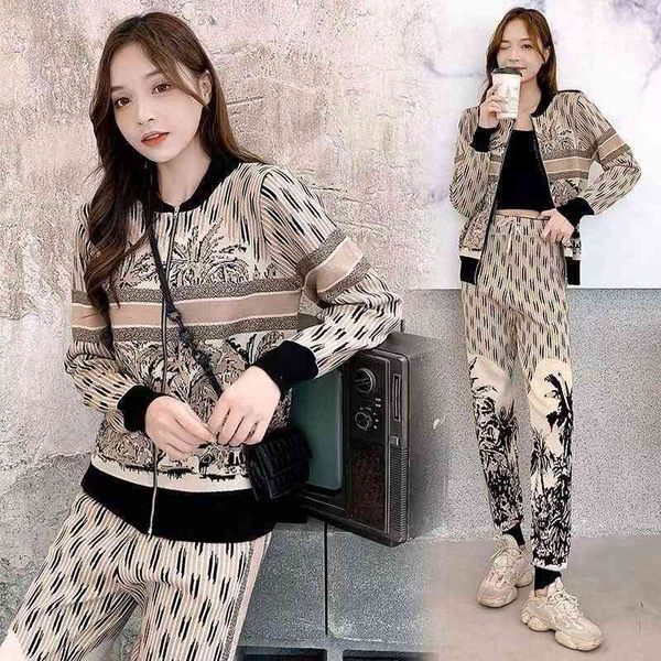 2022 factory wholesale new autumn product ink style zipper coat harlan pants suit women, Gray
2022 factory wholesale new autumn product ink style zipper coat harlan pants suit women, Gray