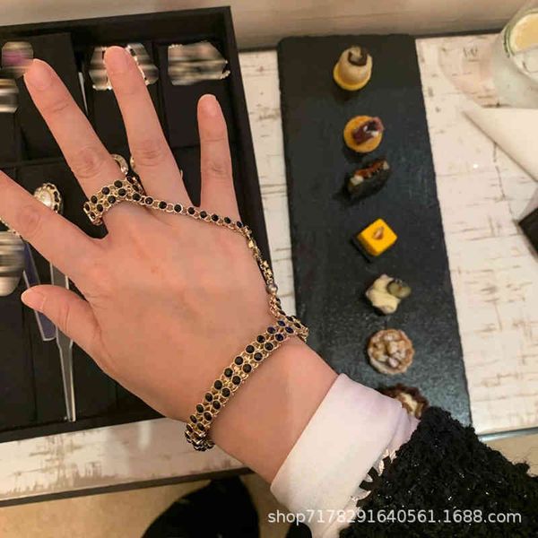 bangle charm bracelets xiaoxiangfeng ring bracelet autumn and winter 2021 accessories juezi black crystal diamond jewelry celebrity girl, Golden;silver
bangle charm bracelets xiaoxiangfeng ring bracelet autumn and winter 2021 accessories juezi black crystal diamond jewelry celebrity girl, Golden;silver
