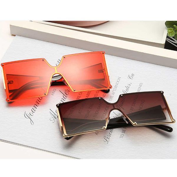 sunglasses fashion oversized square frame brand designer plate large women one piece travel gafa de sol, White;black
sunglasses fashion oversized square frame brand designer plate large women one piece travel gafa de sol, White;black