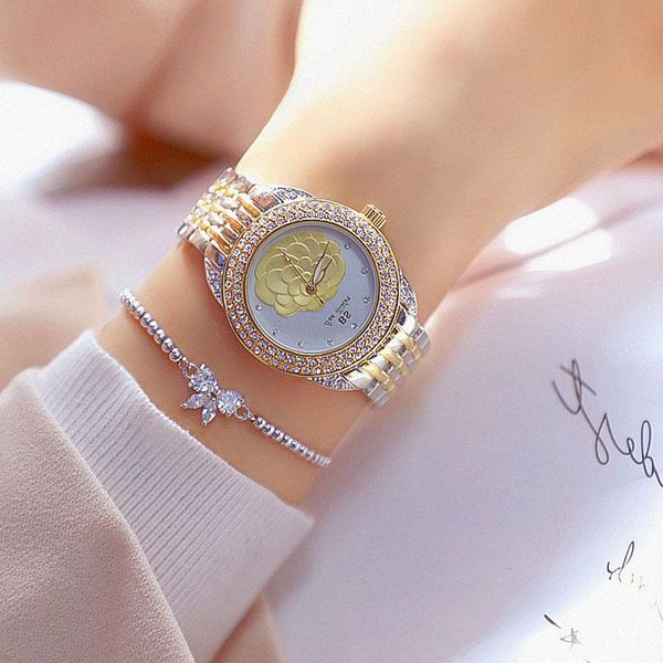 wristwatches 2021 brand bs women's watch retro rose diamonds women bling quartz watches gold silver dress clock relojes para mujer, Slivery;brown
wristwatches 2021 brand bs women's watch retro rose diamonds women bling quartz watches gold silver dress clock relojes para mujer, Slivery;brown