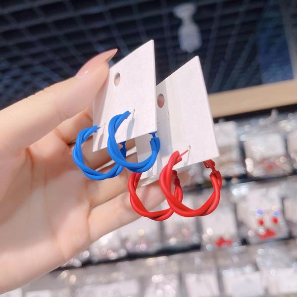 hoop & huggie beautiful fashion twist circle blue red earrings for women personality 2021 jewelry earings wholesale, Golden;silver
hoop & huggie beautiful fashion twist circle blue red earrings for women personality 2021 jewelry earings wholesale, Golden;silver