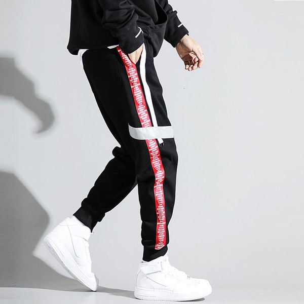 2021 new estilo coreano moda masculina jeans cor preta solto ajuste emendado designer harem listra impresso hip hop calas de brim s0he, Blue
2021 new estilo coreano moda masculina jeans cor preta solto ajuste emendado designer harem listra impresso hip hop calas de brim s0he, Blue