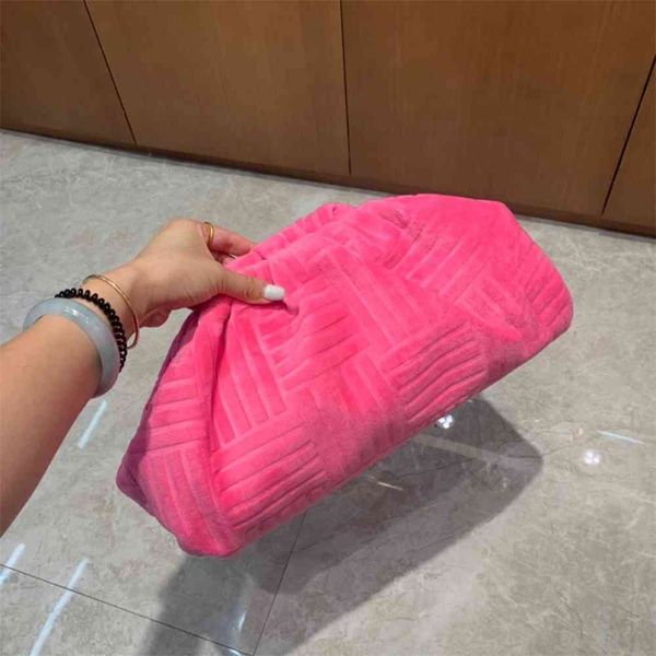 80% off outlet store ins super fire red same embossed towel cloud bag hair hand grab large capacity autumn and winter new factory online sal, Black;red
80% off outlet store ins super fire red same embossed towel cloud bag hair hand grab large capacity autumn and winter new factory online sal, Black;red