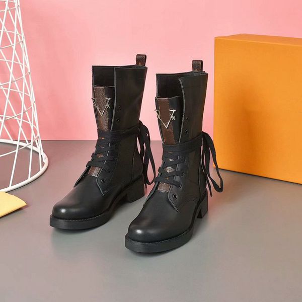 luxury designer boots women winter sock boot letter chain leather louiings shoes flat mid high heel vutton wsss, Black
luxury designer boots women winter sock boot letter chain leather louiings shoes flat mid high heel vutton wsss, Black