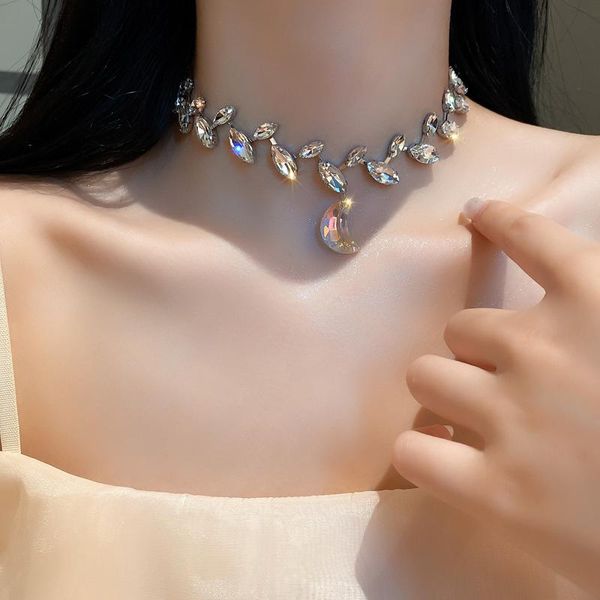chokers korean fashion luxury crystal leaf choker necklace for women jewelry simple geometric acrylic moon pendant clavicle, Golden;silver
chokers korean fashion luxury crystal leaf choker necklace for women jewelry simple geometric acrylic moon pendant clavicle, Golden;silver