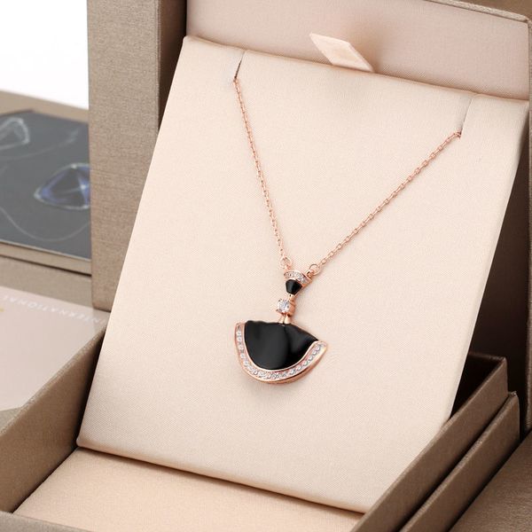 women pendant necklaces classic three styles womens fashion jewelry with box, Silver
women pendant necklaces classic three styles womens fashion jewelry with box, Silver