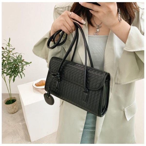 evening bags luxury summer woven texture one-shoulder underarm ladies bag 2021 simple casual korean fashion all-match small square 
evening bags luxury summer woven texture one-shoulder underarm ladies bag 2021 simple casual korean fashion all-match small square