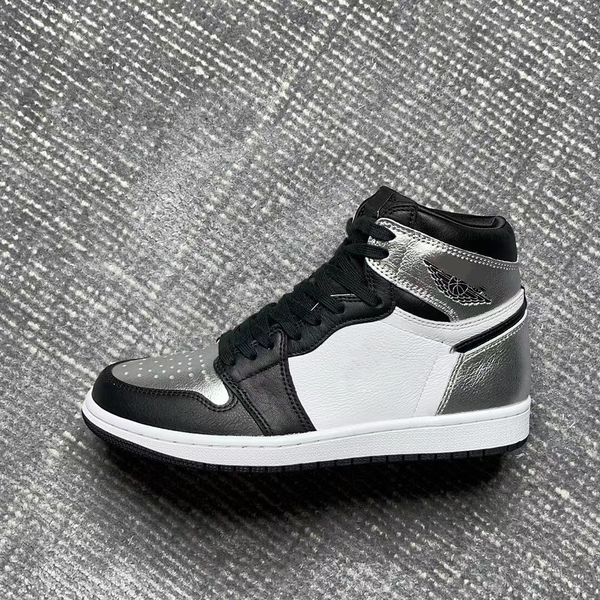 high og jumpman 1 metallic silver 1s basketball shoes black toe mens womens luxurys designers sneakers cd0461-001 with box
high og jumpman 1 metallic silver 1s basketball shoes black toe mens womens luxurys designers sneakers cd0461-001 with box