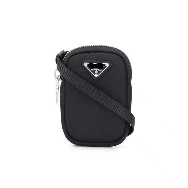 new p family women's one shoulder mobile phone nylon mini zero wallet sports convenient wrist bag
new p family women's one shoulder mobile phone nylon mini zero wallet sports convenient wrist bag