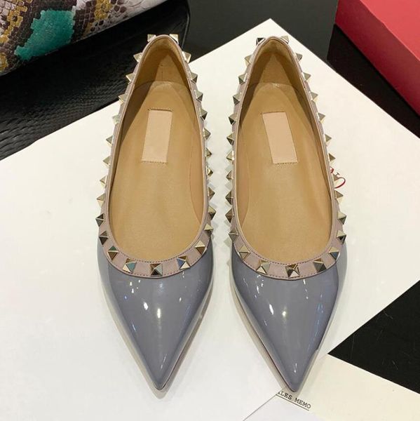 sandals women rivet pointed flat shoes matte full black shallow flats casual willow leather nail heels dust bag 2021
sandals women rivet pointed flat shoes matte full black shallow flats casual willow leather nail heels dust bag 2021