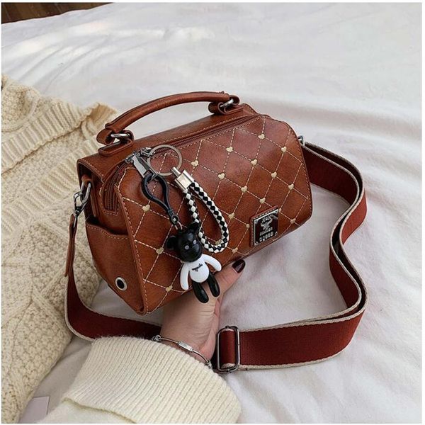 autumn and winter texture foreign style womens bag 2021 new fashion rhombus wild shoulder slung boston bag
autumn and winter texture foreign style womens bag 2021 new fashion rhombus wild shoulder slung boston bag