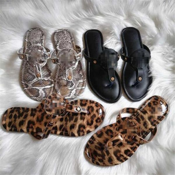 classic flip flops woman slippers summer luxury beach designer letter flat heel sandals metal webbing lady gglvlouis
vitton, Black
classic flip flops woman slippers summer luxury beach designer letter flat heel sandals metal webbing lady gglvlouis
vitton, Black