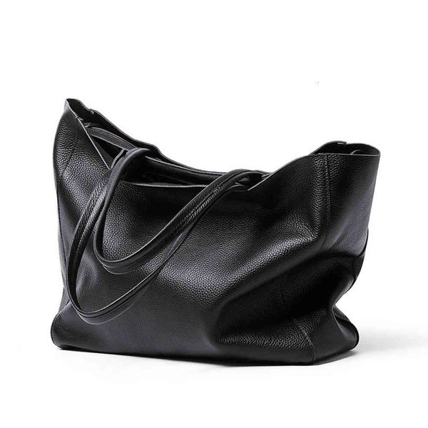 leather large capacity women's bag 2020 new fashion one shoulder tote bag versatile handbag
leather large capacity women's bag 2020 new fashion one shoulder tote bag versatile handbag