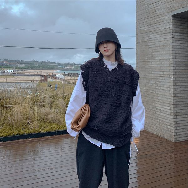 2021 new solid pullover v-neck coarse wool sweater vest women jacket adeq, Black;white
2021 new solid pullover v-neck coarse wool sweater vest women jacket adeq, Black;white
