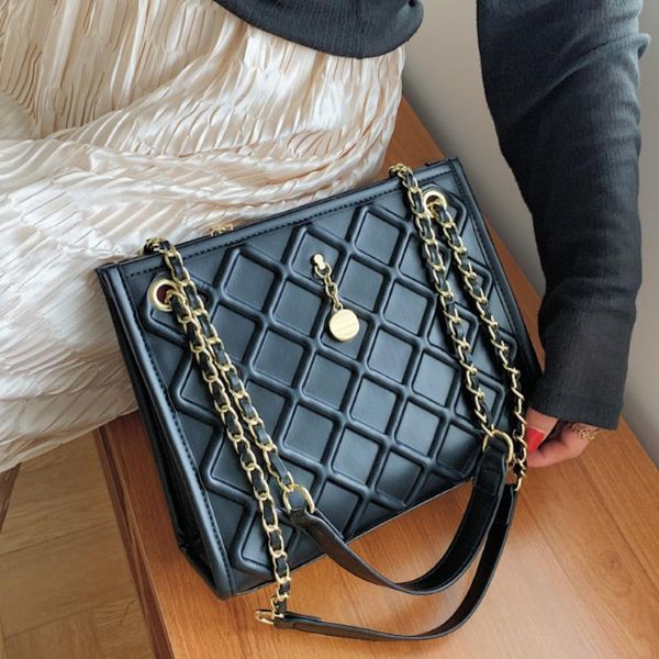 evening bags large capacity shoulder bag women travel leather pu quailty female luxury handbags designer sac a main femme
evening bags large capacity shoulder bag women travel leather pu quailty female luxury handbags designer sac a main femme