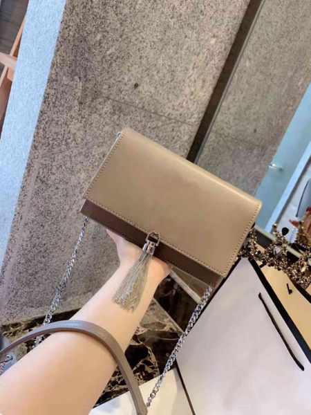 evening bags 2021 women's envelope bag designer market exquisite south african cowhide fabric hardware perfect details single rope
evening bags 2021 women's envelope bag designer market exquisite south african cowhide fabric hardware perfect details single rope