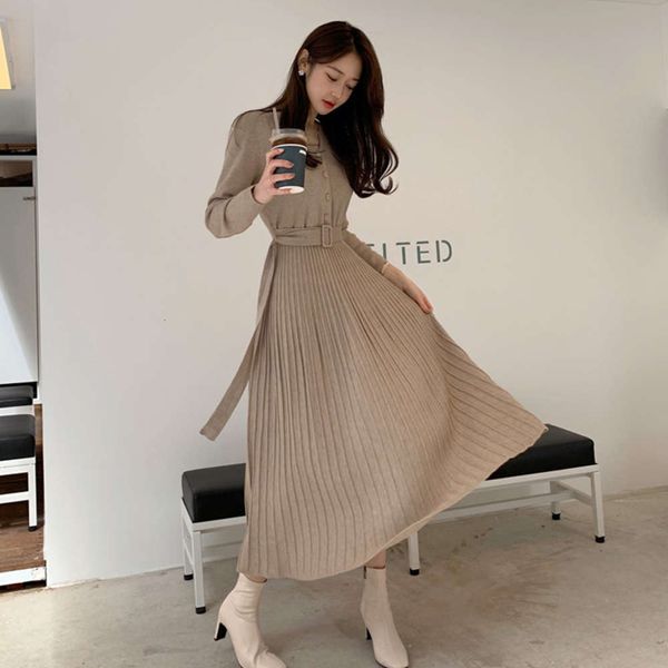 knitted autumn 2020 new style temperament v-neck belt versatile pleated dress women's fashion, Black;gray
knitted autumn 2020 new style temperament v-neck belt versatile pleated dress women's fashion, Black;gray