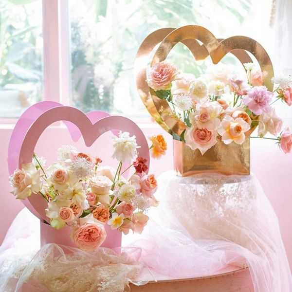 10pcs heart shape portable flower box bag paper packaging box for wedding party decor florist handy flower gift case
10pcs heart shape portable flower box bag paper packaging box for wedding party decor florist handy flower gift case