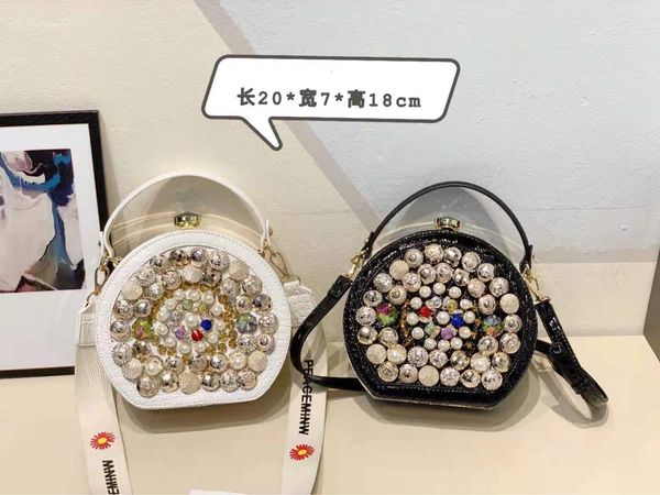 handbag 2021 small round bag fashion personalized diamond inlaid mini handmade messenger, Black;red
handbag 2021 small round bag fashion personalized diamond inlaid mini handmade messenger, Black;red