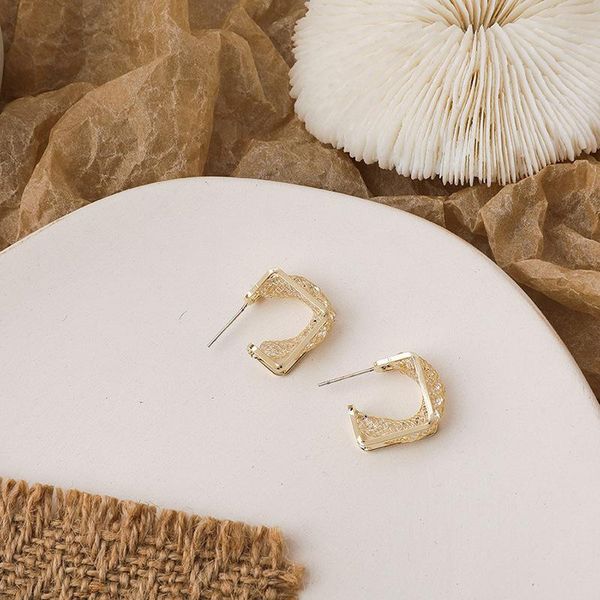 hoop & huggie minar layering transparent crystal earrings for women female gold color alloy square geometric open brincos 2021, Golden;silver
hoop & huggie minar layering transparent crystal earrings for women female gold color alloy square geometric open brincos 2021, Golden;silver