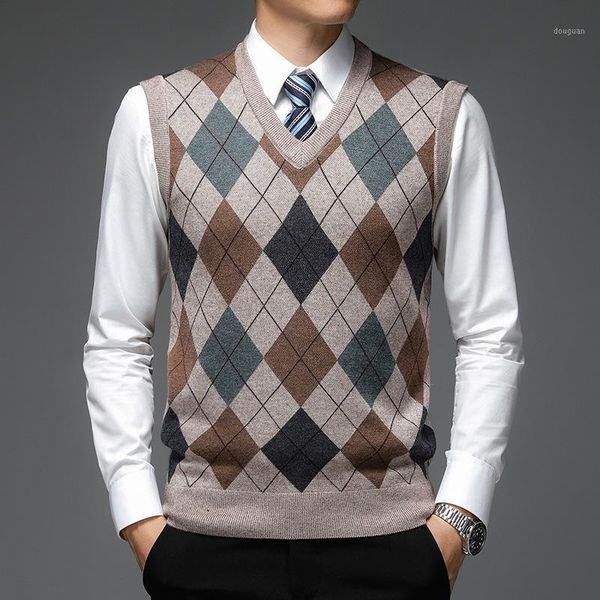 men's vests autumn fashion designer pullover diamond sleeveless sweater v neck knit vest wool men clothing top, Black;white
men's vests autumn fashion designer pullover diamond sleeveless sweater v neck knit vest wool men clothing top, Black;white