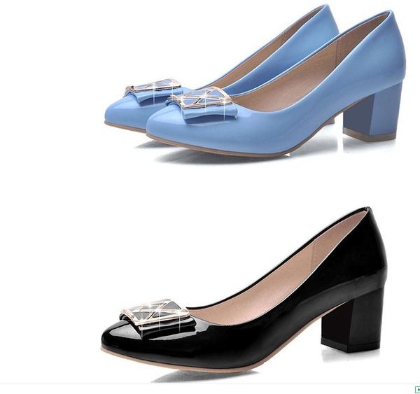 women's shoes in autumn round head middle coarse heel shallow mouth, Black 
women's shoes in autumn round head middle coarse heel shallow mouth, Black