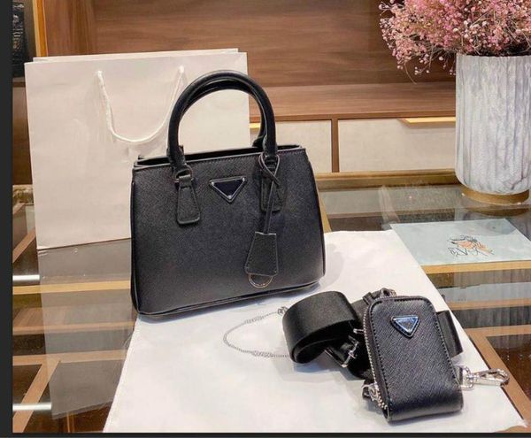 fashion women's bags genuine leather woman handbag purse handbag messenger bag classic triangle letter printing mail sack
fashion women's bags genuine leather woman handbag purse handbag messenger bag classic triangle letter printing mail sack