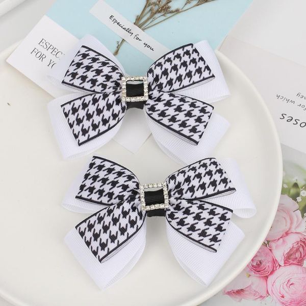 oaoleer 3 " fashion baby hair bows clips houndstooth black&white hairpins barrettes for baby girls lovely hair accessories, Slivery;white
oaoleer 3 " fashion baby hair bows clips houndstooth black&white hairpins barrettes for baby girls lovely hair accessories, Slivery;white