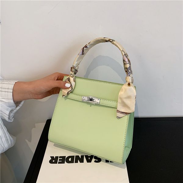 this year's popular new messenger women's summer net red one shoulder armpit small square bag
this year's popular new messenger women's summer net red one shoulder armpit small square bag