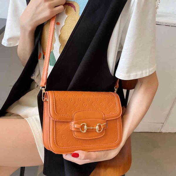 2022 factory wholesale handbag beibei summer trend wind pressure flower saddle single shoulder oblique span women's 
2022 factory wholesale handbag beibei summer trend wind pressure flower saddle single shoulder oblique span women's