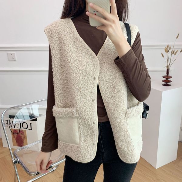 2021 New Plush Waistcoat Women Winter Keep Warm Vest Fur Female Clothes Two Pockets 3HT5, Black;white
2021 New Plush Waistcoat Women Winter Keep Warm Vest Fur Female Clothes Two Pockets 3HT5, Black;white