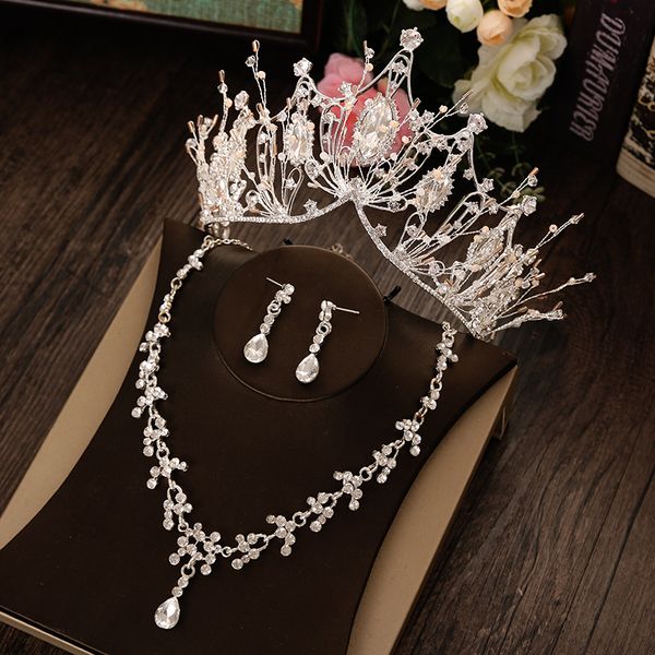 luxury bride crown headdress golden atmosphere wedding dress necklace earrings three-piece wedding accessories fine jewelry, Slivery;golden
luxury bride crown headdress golden atmosphere wedding dress necklace earrings three-piece wedding accessories fine jewelry, Slivery;golden