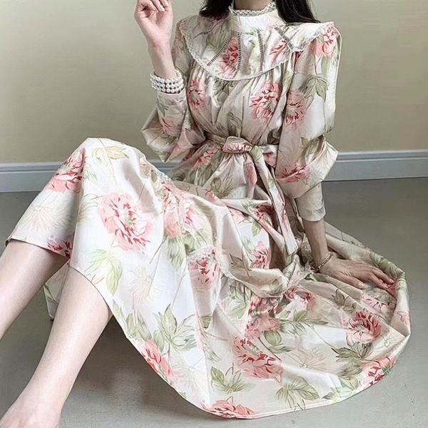 2021 new design retro turtleneck lace patchwork waist ruffle floral print for women r52x, Black;gray
2021 new design retro turtleneck lace patchwork waist ruffle floral print for women r52x, Black;gray