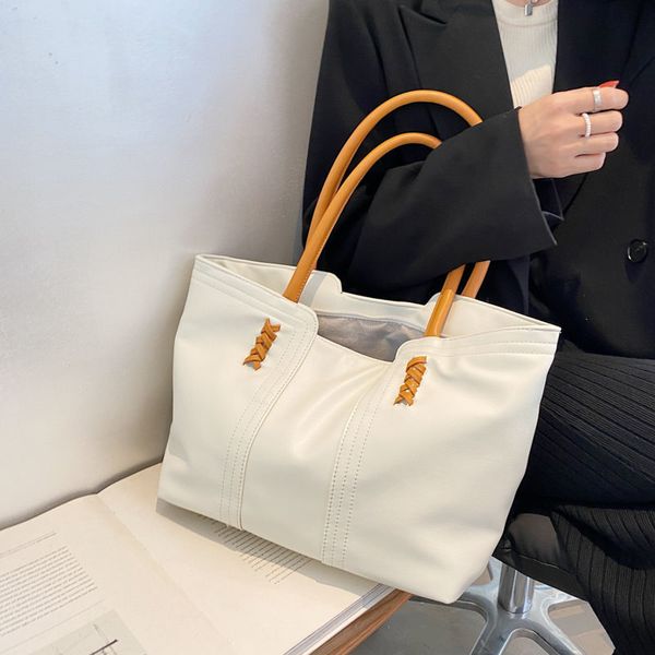 shopping simple style trendy tote bag high sense all-match shopping bag elegant girls big bag stitching fashion commuter women
shopping simple style trendy tote bag high sense all-match shopping bag elegant girls big bag stitching fashion commuter women