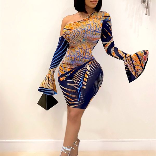 cm.yaya fall winter streetwear paisley print women midi one shoulder dress flare sleeve bodycon club party pencil dresses 210316, Black;gray
cm.yaya fall winter streetwear paisley print women midi one shoulder dress flare sleeve bodycon club party pencil dresses 210316, Black;gray