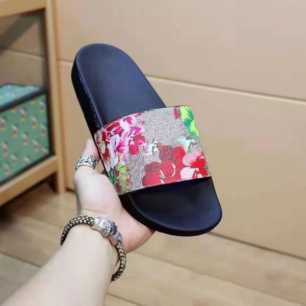 universal printing slippers dress shoes high texture summer men and women beach indoor flat slippers home round head sandals, Black
universal printing slippers dress shoes high texture summer men and women beach indoor flat slippers home round head sandals, Black