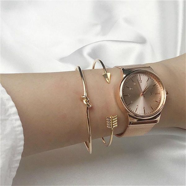 bangle 2021 trend design gold color bangles for women simple arrow geometric open bracelet jewelry, Black
bangle 2021 trend design gold color bangles for women simple arrow geometric open bracelet jewelry, Black