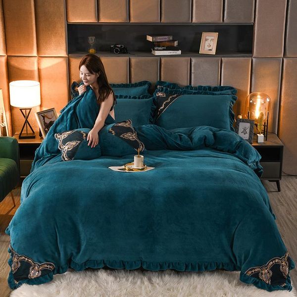 bedding sets embroidered thick milk velvet four-piece suit for winter, autumn and winter solid color warm bed
bedding sets embroidered thick milk velvet four-piece suit for winter, autumn and winter solid color warm bed