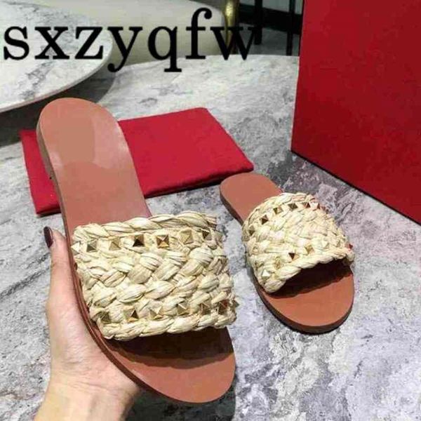 2021 designer leather women slides fashion rivets weave flat sole slippers stud spikes sandals size 35-42, Black
2021 designer leather women slides fashion rivets weave flat sole slippers stud spikes sandals size 35-42, Black