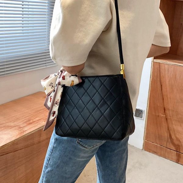 cross body retro women quilted shoulder bag good quality leather handbag lady rhombus lattice bucket bags sac de luxe femme
cross body retro women quilted shoulder bag good quality leather handbag lady rhombus lattice bucket bags sac de luxe femme