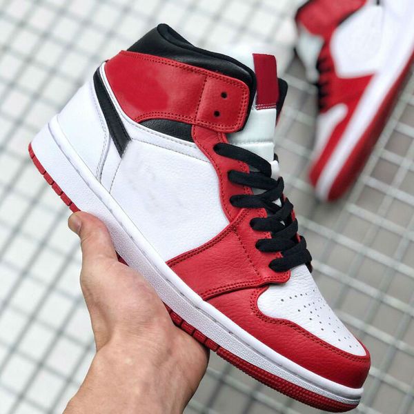 2020 1 mid 1s white little chicago women men basketball shoes outdoor sport sneakers men trainers, White;red
2020 1 mid 1s white little chicago women men basketball shoes outdoor sport sneakers men trainers, White;red