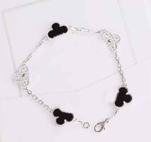 v gold material luxurious quality five bracelet with diamond and black agate no change and no fade for women wedding jewelry gift, Golden;silver
v gold material luxurious quality five bracelet with diamond and black agate no change and no fade for women wedding jewelry gift, Golden;silver